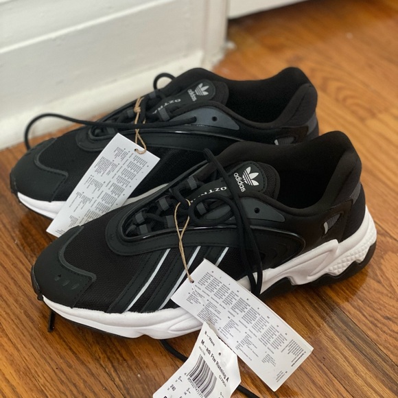 Adidas Women’s Originals Oztral trainers in black and white - Picture 4 of 5